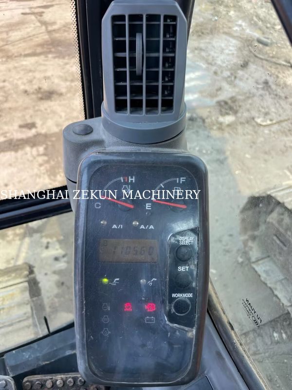 حفارة هيتاشي ZX200-3G 11056 ساعة سرعة السفر 3.5 / 5.5 كم/ساعة