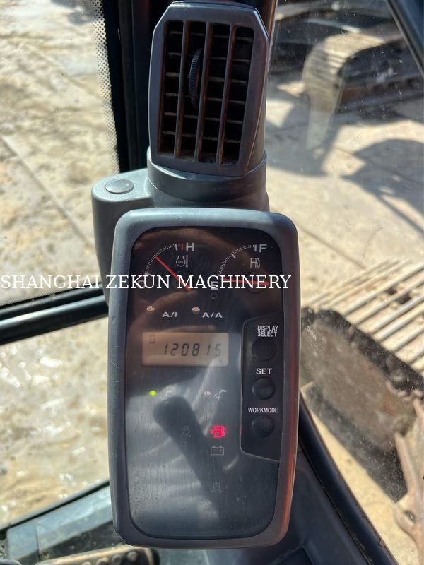 حفارة هيتاشي ZX200-3G 12081 ساعة سرعة السفر 3.5 / 5.5 كم/ساعة ميزات الكابينة شاشة متعددة الوظائف
