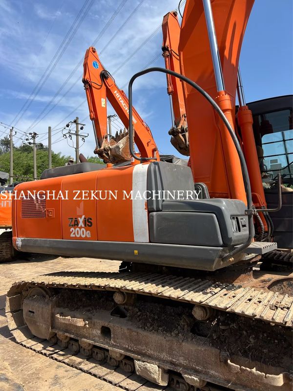 حفارة هيتاشي ZX200-3G 12081 ساعة سرعة السفر 3.5 / 5.5 كم/ساعة ميزات الكابينة شاشة متعددة الوظائف