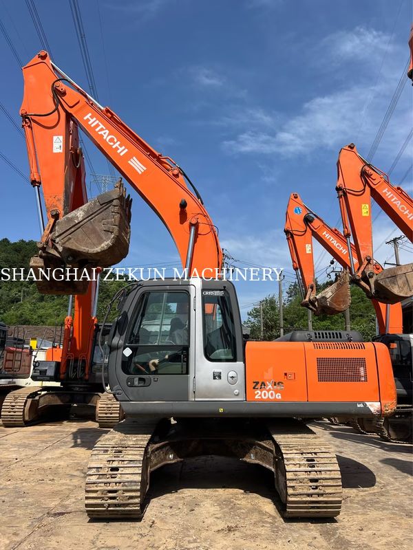 حفارة هيتاشي ZX200-3G 12081 ساعة سرعة السفر 3.5 / 5.5 كم/ساعة ميزات الكابينة شاشة متعددة الوظائف