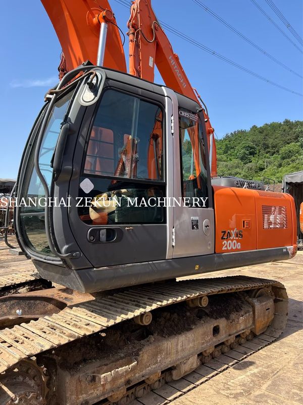 حفارة هيتاشي ZX200-3G 12081 ساعة سرعة السفر 3.5 / 5.5 كم/ساعة ميزات الكابينة شاشة متعددة الوظائف