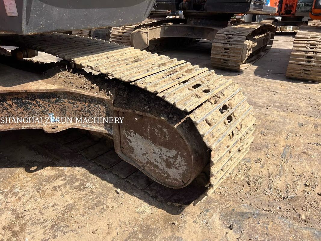 حفارة هيتاشي ZX200-3G 12081 ساعة سرعة السفر 3.5 / 5.5 كم/ساعة ميزات الكابينة شاشة متعددة الوظائف